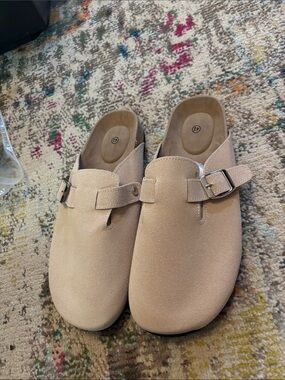 Size 42 clog shoes